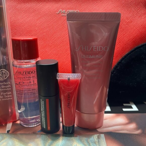 Shiseido Set of 7, brush, hand cream, treatment softener, Mascara, Gloss… - Picture 3 of 4